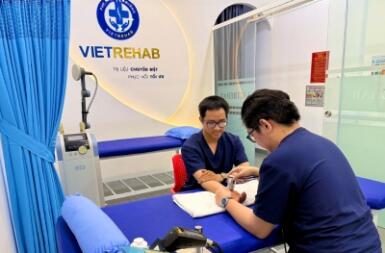 PHỤC HỒI CHỨC NĂNG LÀ GÌ? VÌ SAO VẬT LÝ TRỊ LIỆU LÀ TRỤ CỘT TRONG HÀNH TRÌNH HỒI PHỤC CỦA NGƯỜI BỆNH?