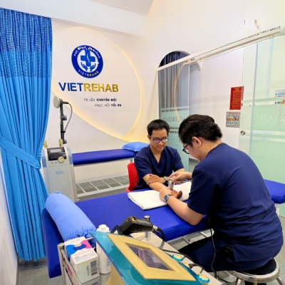 PHỤC HỒI CHỨC NĂNG LÀ GÌ? VÌ SAO VẬT LÝ TRỊ LIỆU LÀ TRỤ CỘT TRONG HÀNH TRÌNH HỒI PHỤC CỦA NGƯỜI BỆNH?