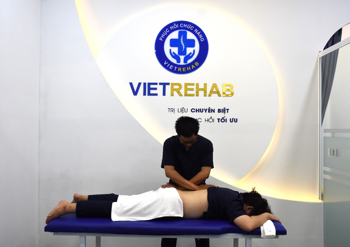 TRUNG TÂM VẬT LÝ TRỊ LIỆU & PHỤC HỒI CHỨC NĂNG VIETREHAB